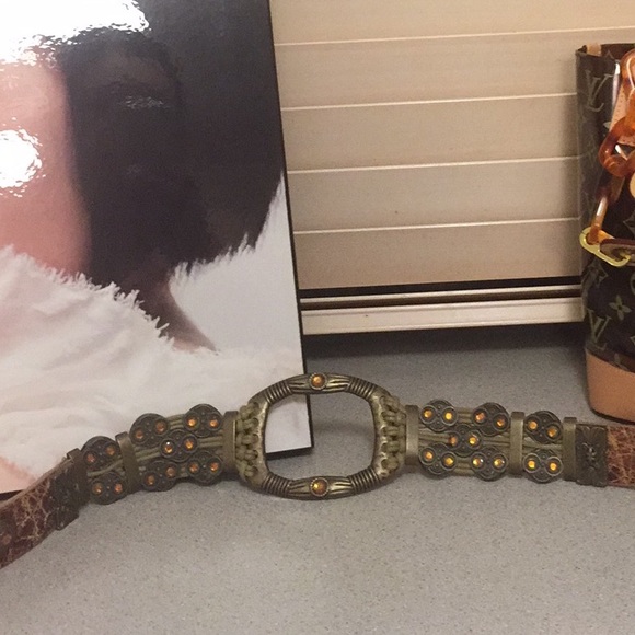 ⬇️Price Drop⬇️NWOT Brown tone jewelled belt - Picture 5 of 6